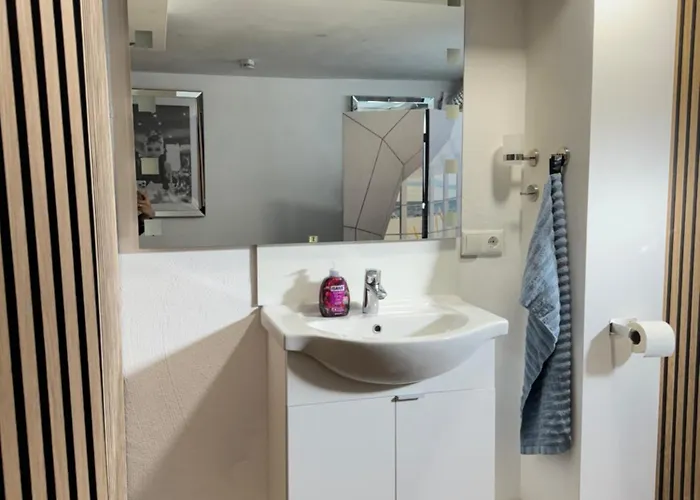 Schoene Souterrain In *