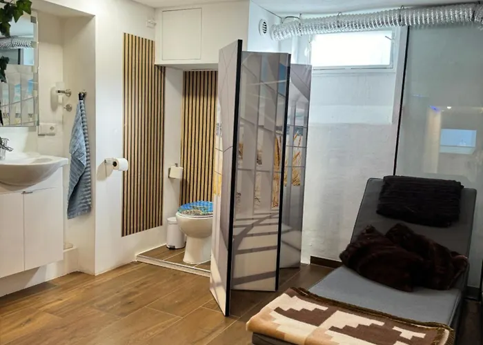 Schoene Souterrain In Apartman